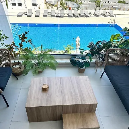 Bella At Mythical Seas * 帕拉利米尼